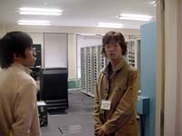 クラスタ見学会では4回生の荒久田君と折戸君が説明しました.